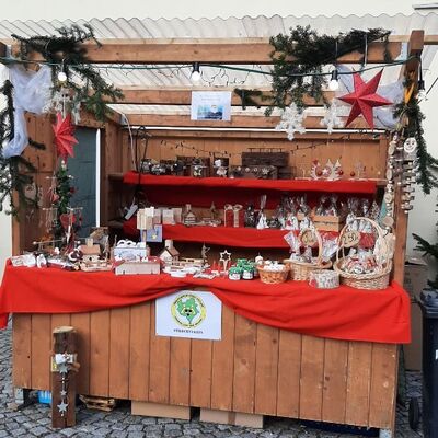 Verkaufsstand zum Weihnachtsmarkt