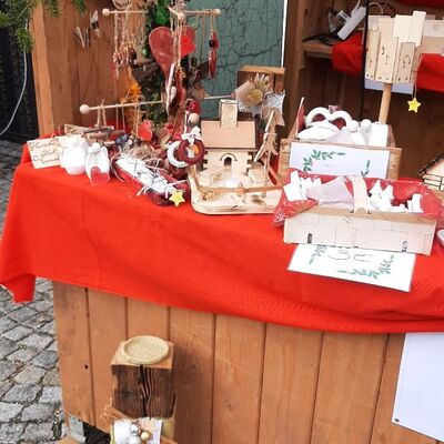 Verkaufsstand zum Weihnachtsmarkt